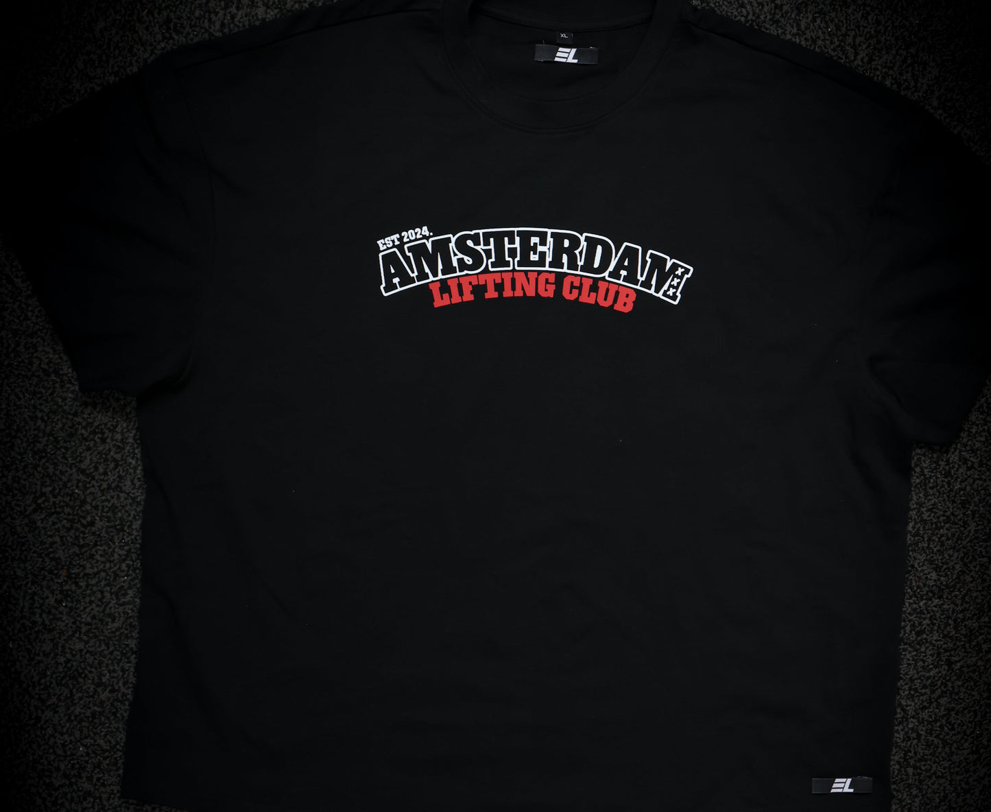 AMSTERDAM LIFTING FIT TEE — Black